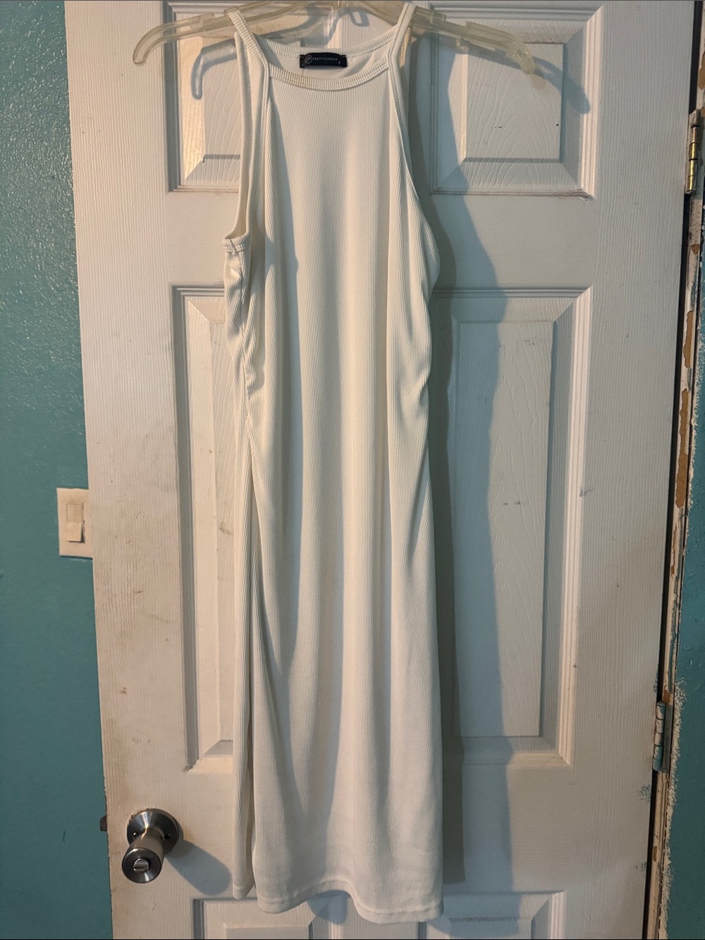Elegant Sleeveless White Midi Dress